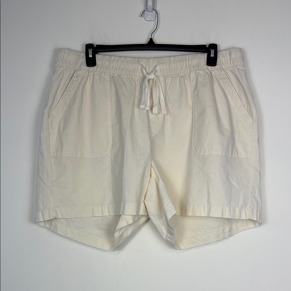 Lane Bryant Off White Pull On Linen Blend Midi Shorts. Plus Size 18. NWT.